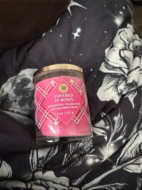 Bath & Body Works Covered in Roses Candle - Pink with Gold Lid
